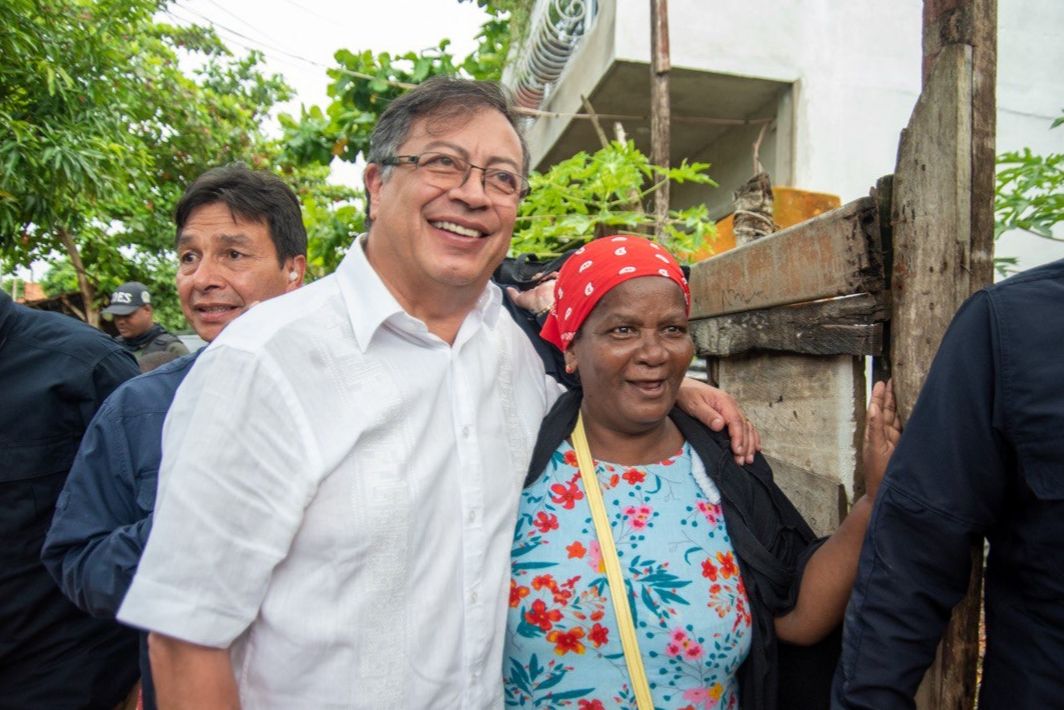 Presidente Petro pide a alcaldes y alcaldesas reubicar a damnificados por el invierno en terrenos públicos o privados