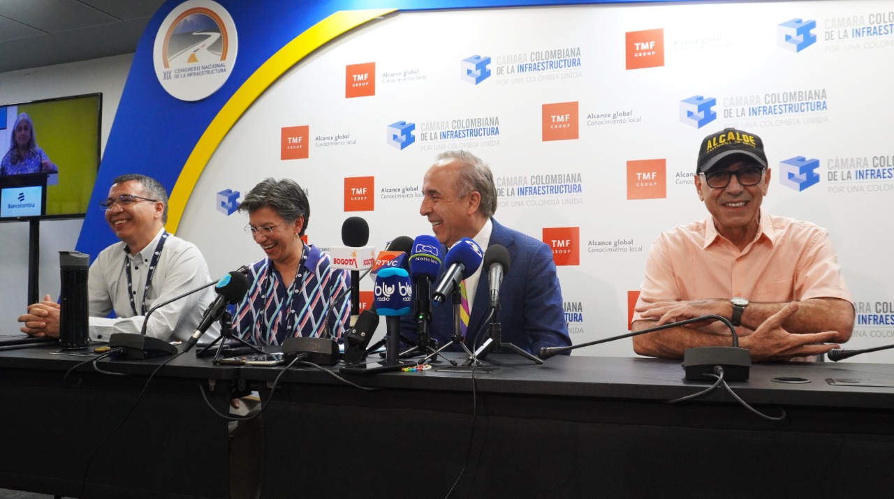 Gobierno suscribe el otrosí al contrato de concesión del aeropuerto internacional Rafael Núñez