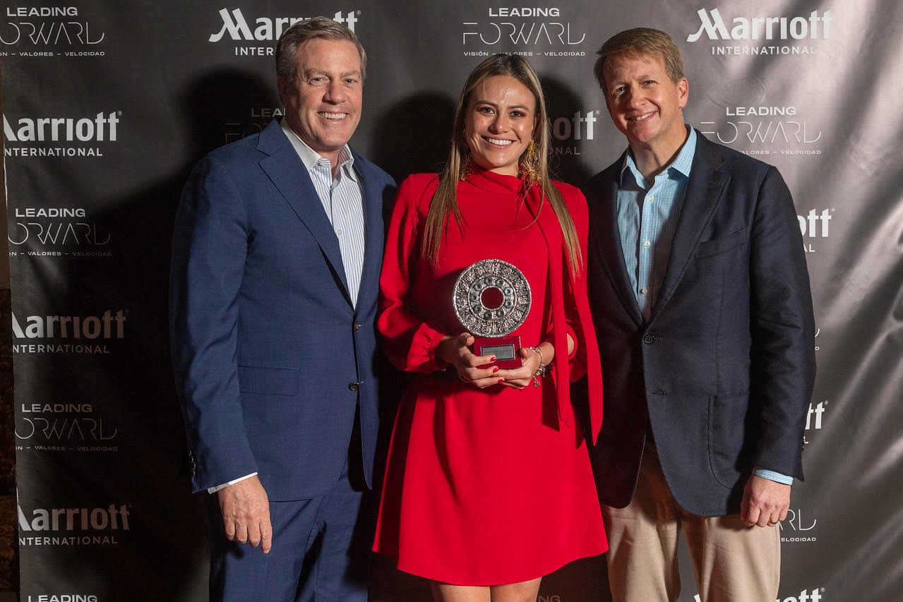 Alejandra Castañeda fue galardonada como la Mejor Gerente de Autograph Collection CALA 2022