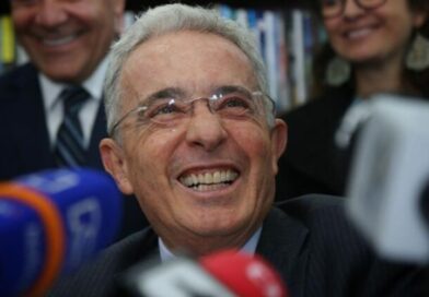 Álvaro Uribe Vélez-Redes sociales