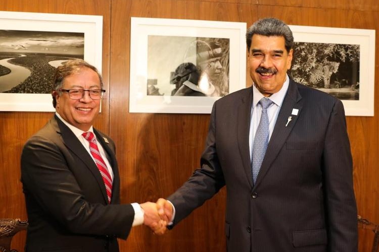 Petro y Maduro acordaron la búsqueda de los cuerpos de las víctimas del paramilitarismo - Presidencia