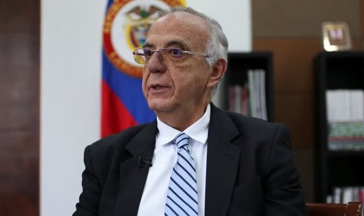 Iván Velásquez, ministro de Defensa, se pronunció por tema de Laura Sarabia y su exniñera - Google