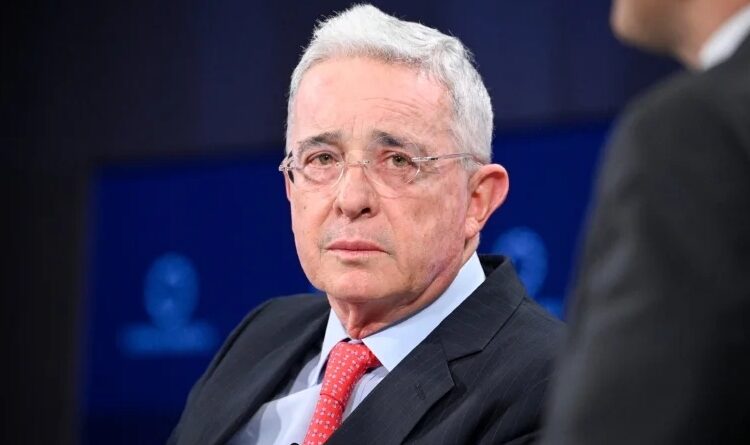 El expresidente Álvaro Uribe denunciará a Salvatore Mancuso - Google
