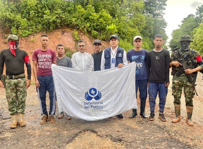 Los cinco pescadores que fueron secuestrados por el ELN, en Yondó,fueron liberados, en medio de una misión humanitaria con la Iglesia Católica - Google