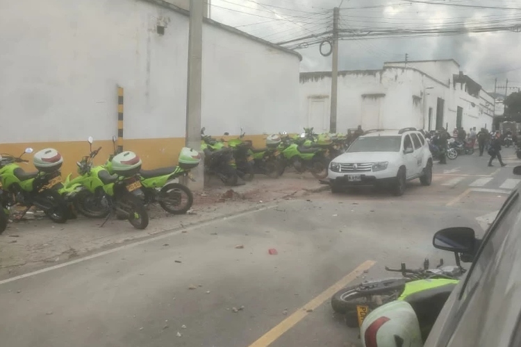 Fuerte explosión cerca a estación de Policía en Bucaramanga - Cortesía