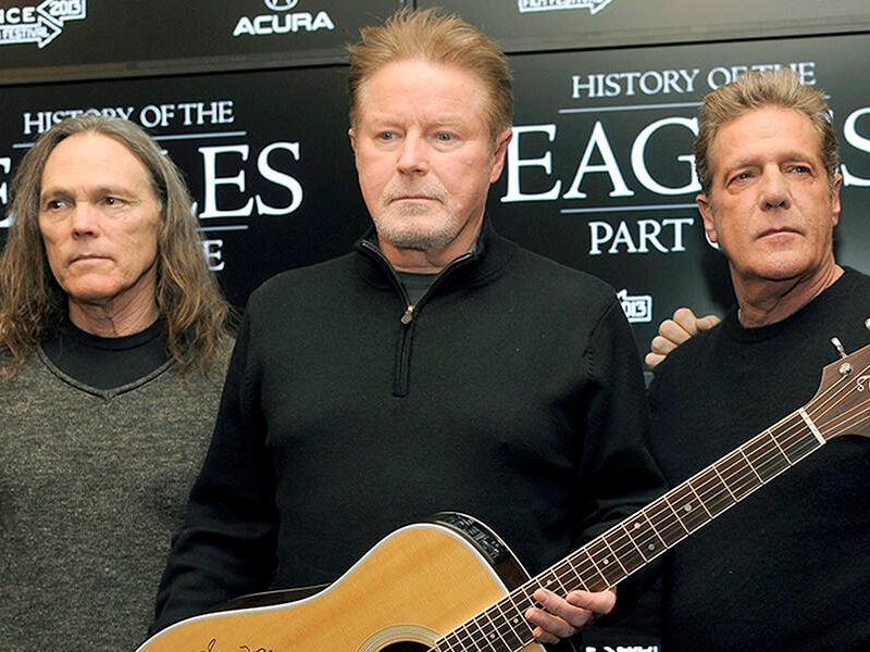 Falleció el músico fundador The Eagles - Google