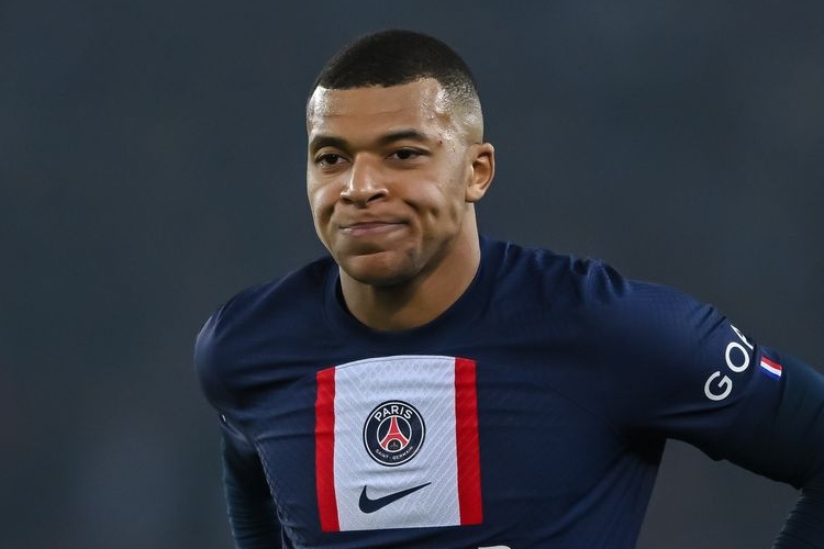 Histórica oferta del fútbol árabe por el francés Kylian Mbappé - Google