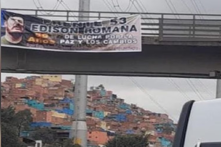 Una de las pancartas alusivas a la Segunda Marquetalia que apareció en Bogotá - Captura de Video