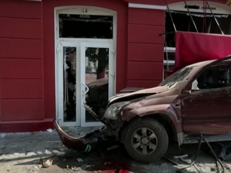 En Ucrania mueren 7 personas tras ataque ruso - Captura de video