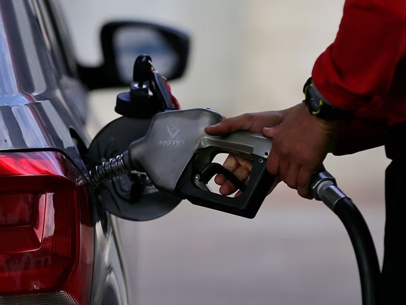 Precio de la gasolina subió en el país - Google