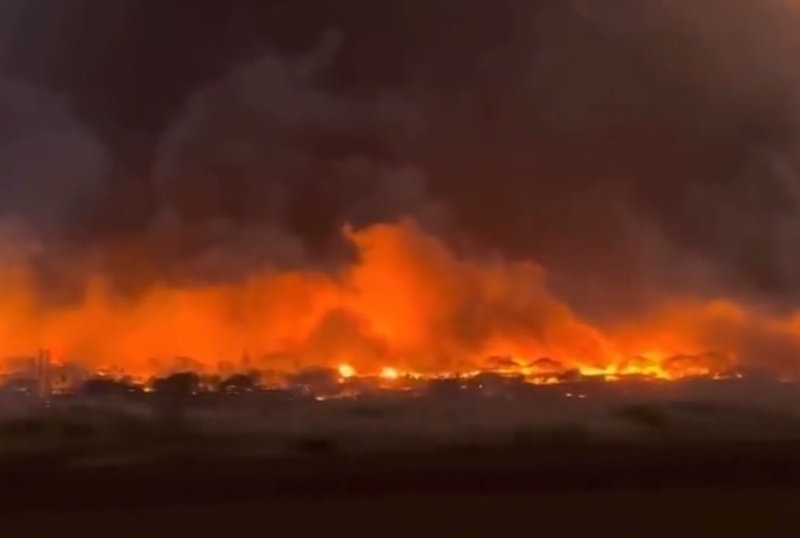 Voraces incendios azotan Maui - Captura de video