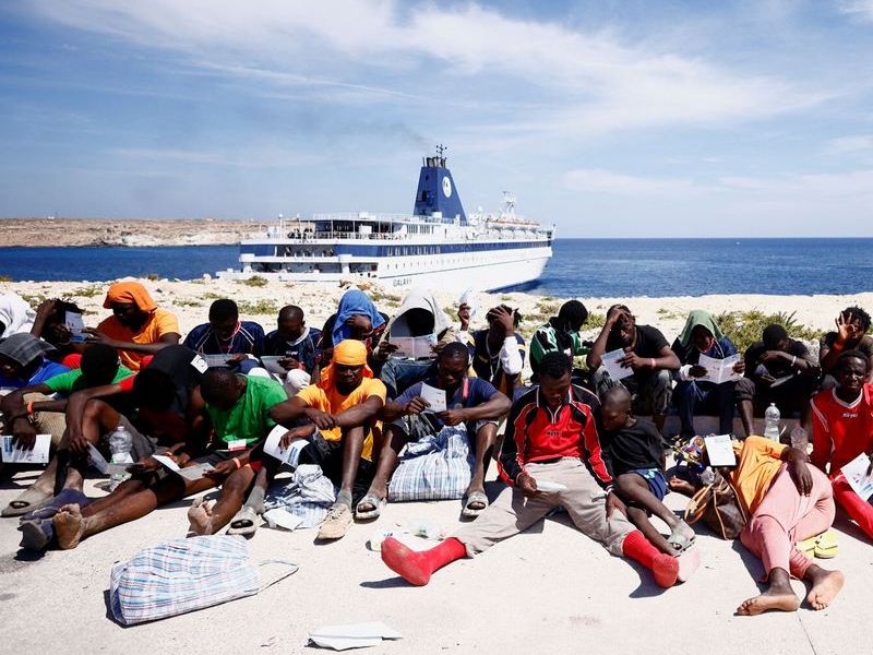 Crisis en la isla italiana de Lampedusa por la oleada de migrantes - Google