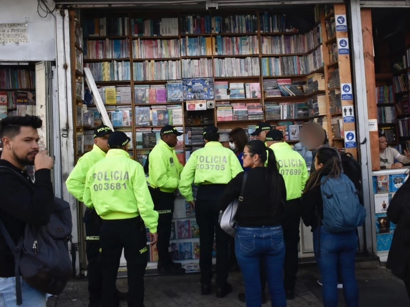 Extinción de dominio a bienes que vendían libros piratas en Bogotá - Cortesía