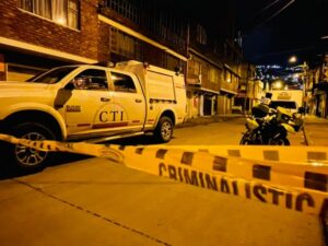 Hombre en Bogotá roció gasolina y le prendió fuego a casa con su hija y esposa dentro - Google