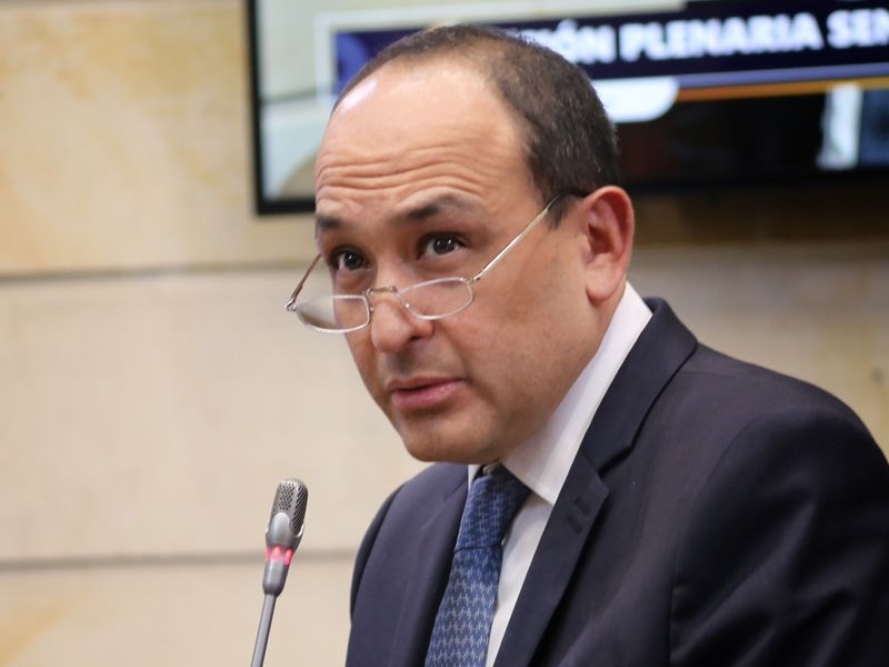 Senado eligió a Vladimir Fernández como nuevo magistrado de la Corte Constitucional - Google