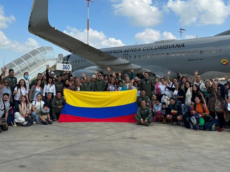 Primeros colombianos abandonan Israel en vuelo humanitario de la Fuerza Aeroespacial - Cortesía