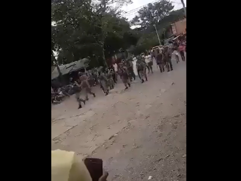 Nueva asonada contra Ejército y la Policía en casco urbano de Timba, Cauca - Captura de video