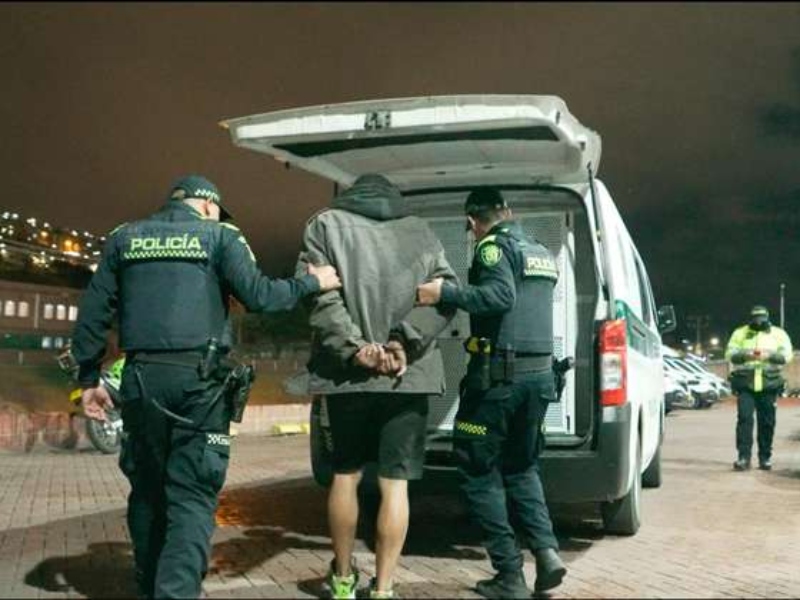 Capturados dos hombres que escopolaminaban a sus víctimas para robarlas - Google