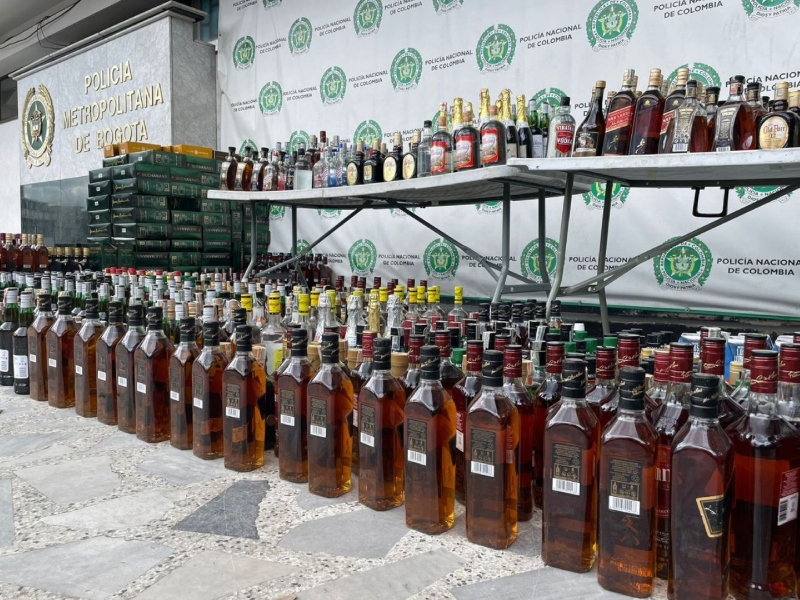 Decomisan más de 25 toneladas de licor adulterado en suroccidente de Bogotá - Google