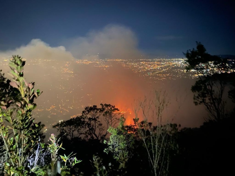 Incendio en los Cerros Orientales está controlado en un 95 % en la parte sur - Redes Sociales