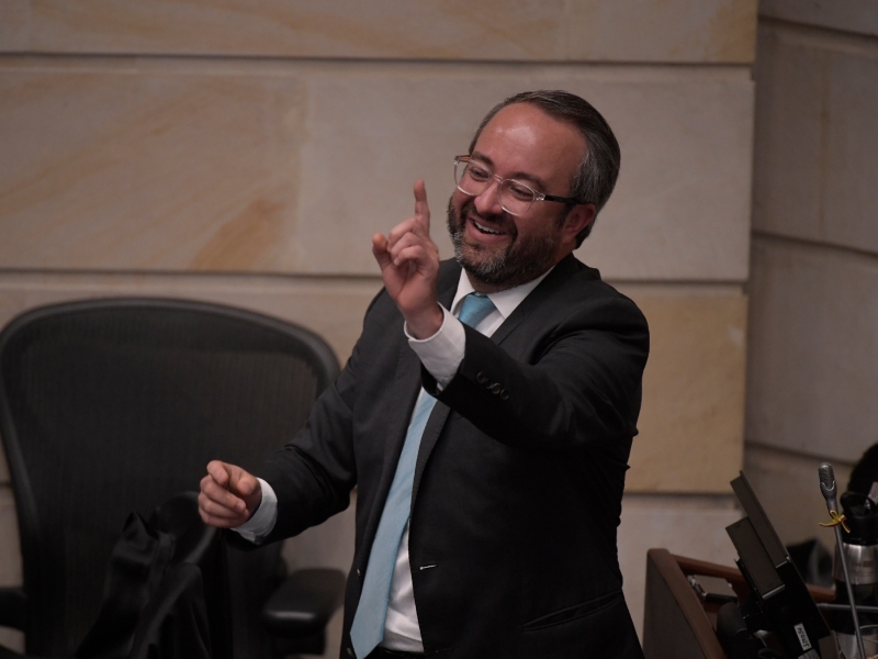 Centro Democrático perdió escaño en Senado: declaran silla vacía a curul de Ciro Ramírez
