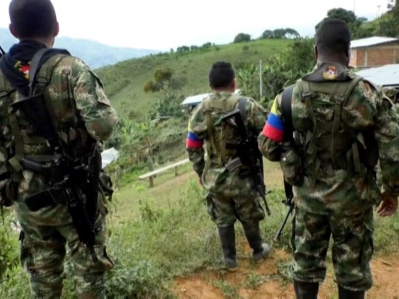 Ataque de las disidencias Farc en el Cauca dejó un soldado y un civil heridos - Google