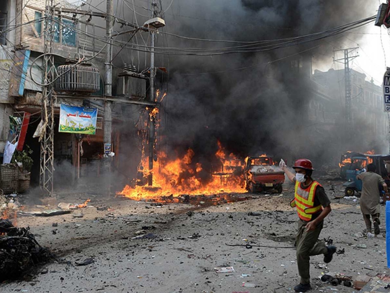 Al menos 30 personas mueren tras explosiones en provincia de Pakistán - Google
