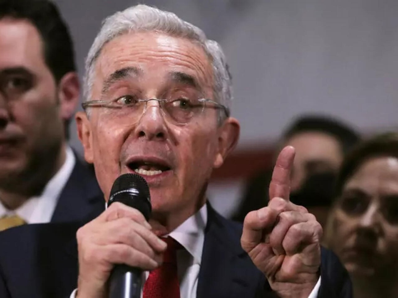 Álvaro Uribe asegura que una ley de punto final sería inaplicable en Colombia - Google