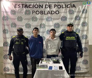 Dos hombres fueron enviados a la cárcel por retener a dos mujeres en un taxi.