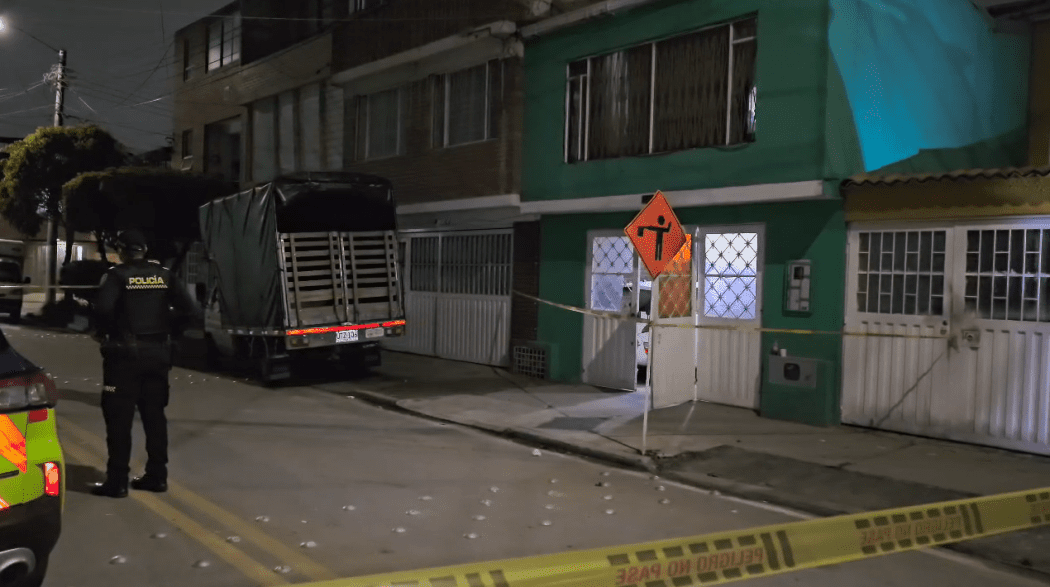 Recuperan dos vehículos robados y autopartes en allanamiento en Puente Aranda