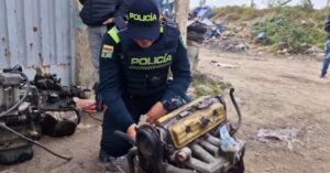 Policía encontró una bodega de reciclaje que ocultaba autopartes robadas.