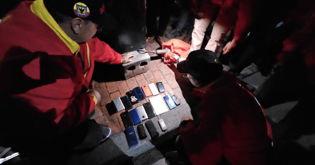 Operativo de espacio público en Ciudad Bolívar: recuperaron 19 celulares robados.