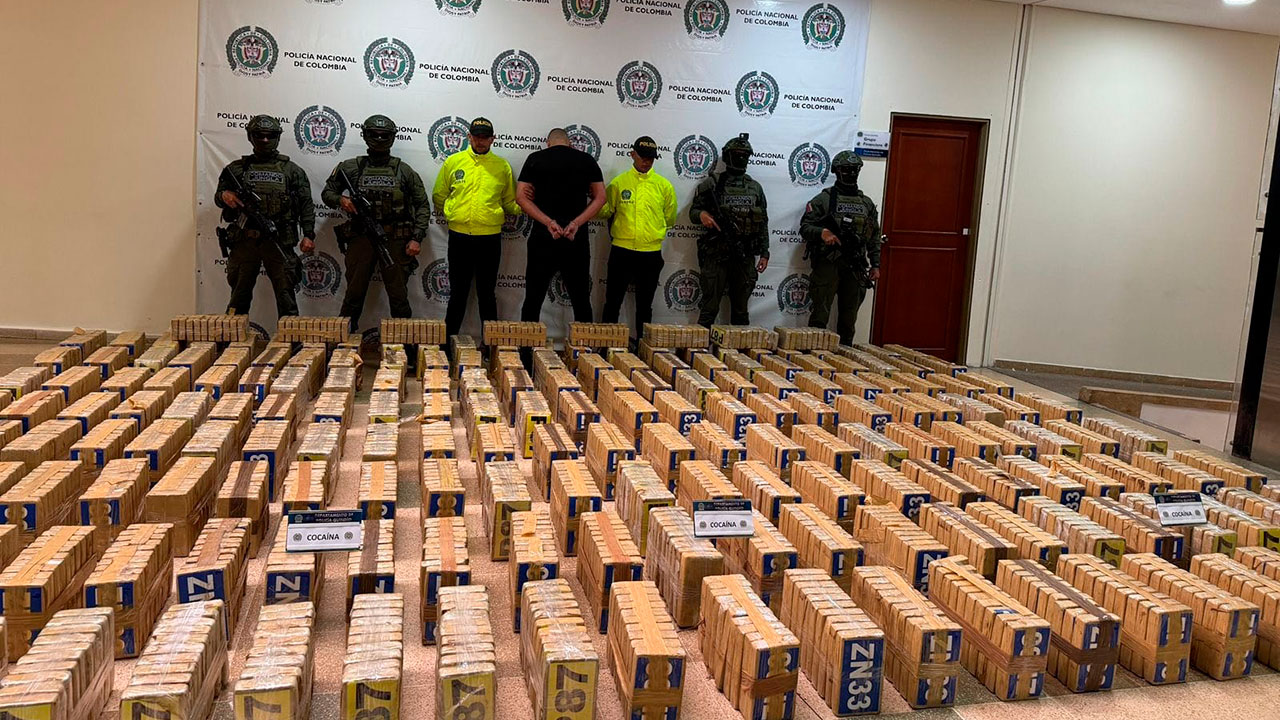 Golpe al narcotráfico: la Policía incauta más de dos toneladas de cocaína en aeropuerto de Armenia
