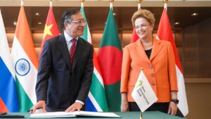 Colombia radica formalmente en China solicitud de ingreso al banco de los BRICS.