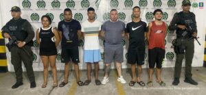 Por extorsiones a comerciantes en atlántico fueron asegurados seis presuntos responsables.