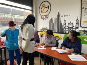 Conductores de Mitaxi222, se sumarón a la campaña de vacunación contra la Fiebre Amarilla.