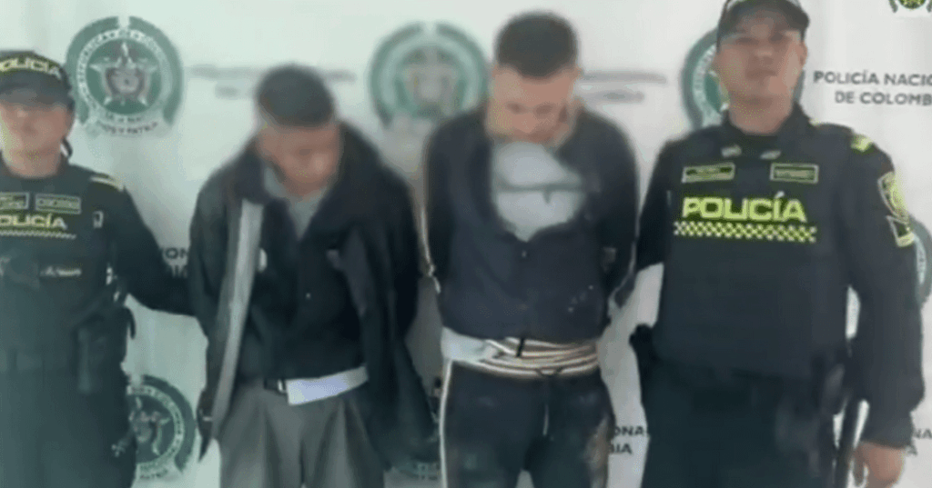 Policía captura a dos hombres en la localidad de Kennedy tras cometer un hurto.
