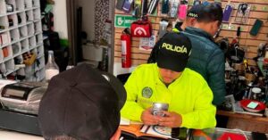 Un local suspendido y 14 celulares incautados en operativos al sur de Bogotá.