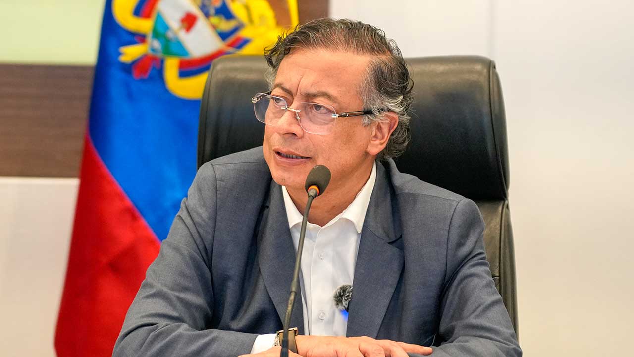 Presidente condenó atentado contra Miguel Uribe, hizo un llamado a la paz y ordenó priorizar seguridad de líderes de la oposición.