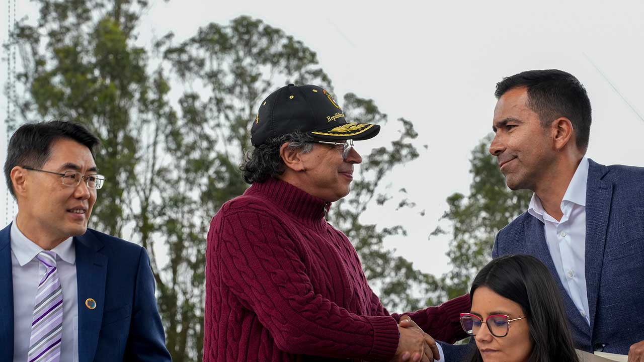 ‘Corredor férreo Bogotá-Faca tiene que ser la avanzada de un sistema de movilidad mucho más moderno y sostenible’: presidente Petro