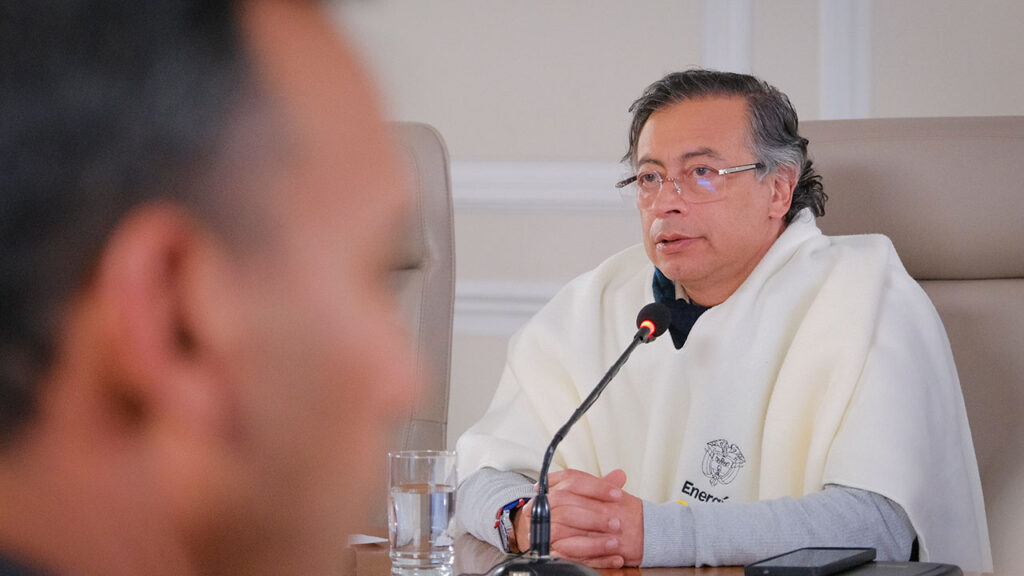 ‘En Medellín yo no subí delincuentes a las tarimas sino personas presas en rehabilitación: presidente Petro sobre evento de paz urbana en Medellín.