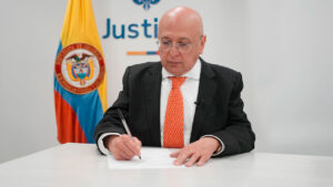 Ministro de Justicia rechaza intento de golpe de Estado y lo califica de ‘afrenta a la democracia’.