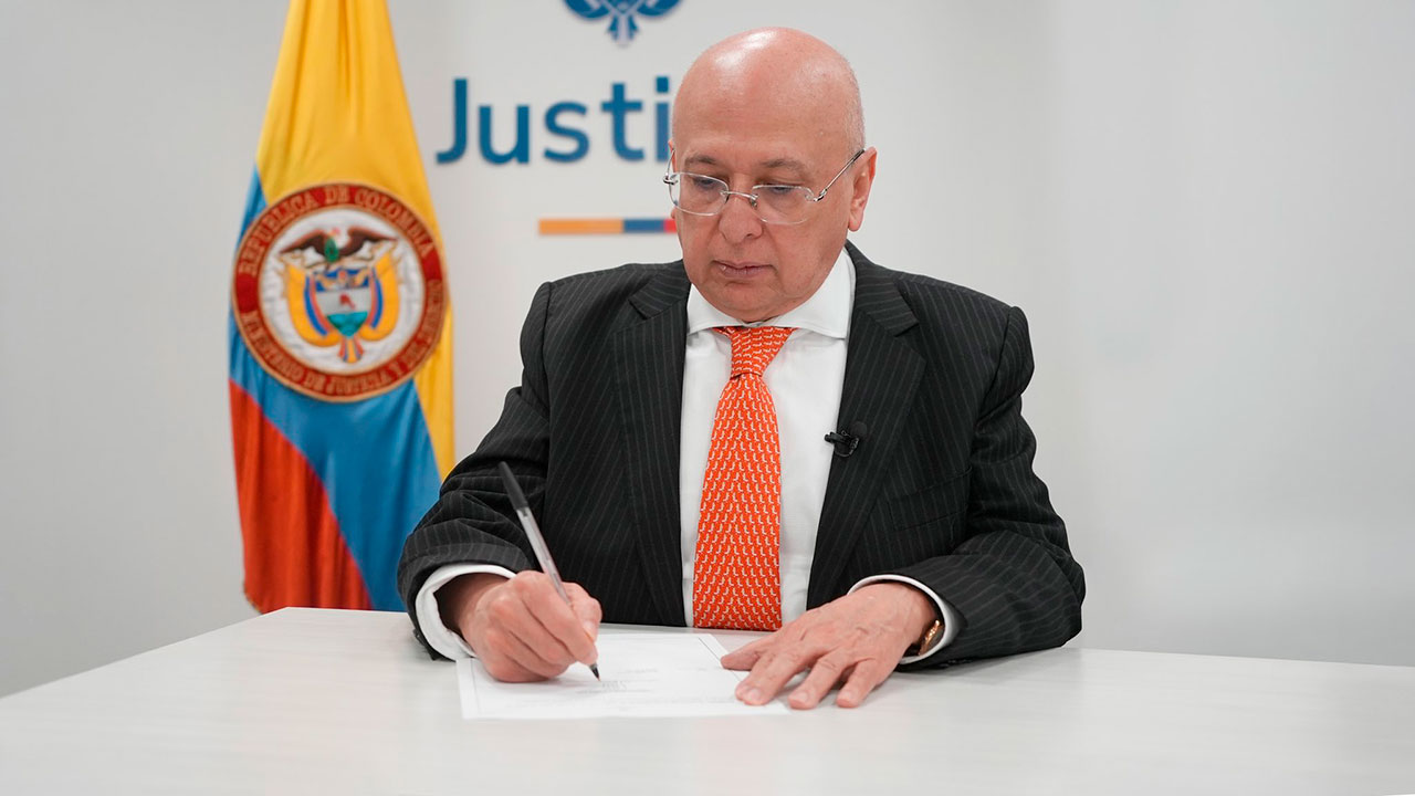 ‘Colombia necesita una nueva Constitución Política que permita muchas transformaciones sociales’: ministro de Justicia
