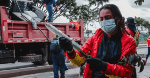 Operativo en Tunjuelito deja incautación de armas y desmonte de cambuches.