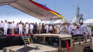 ‘Que el tren que hoy transporta carbón, transporte pasajeros’: presidente Petro.