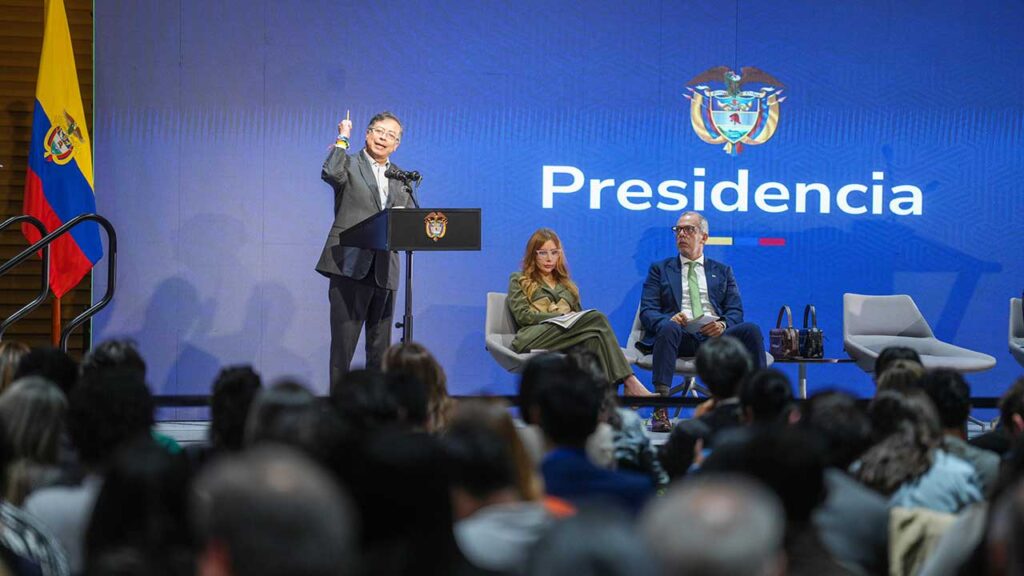 Orden terminante del Presidente: ‘ni una tonelada más de carbón de Colombia a Israel’.