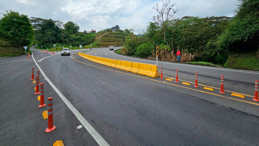 ANI invierte $408 millones en obra que mejora movilidad y seguridad vial en el Eje Cafetero.