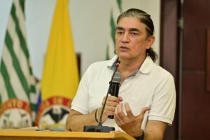 El dardo de Gustavo Bolívar al exalcalde de Medellín y al Pacto Histórico - Foto: Prosperidad Social