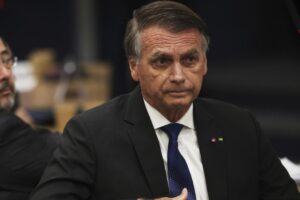 Corte impone a Jair Bolsonaro uso de tobillera electrónica - Foto: Tomada de internet