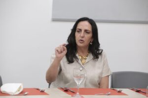 María Fernanda Cabal radica derecho de petición en Cancillería por preocupación por el futuro de los pasaportes - Foto: Redes Sociales